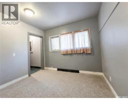 E 135-145 3rd Street E, Fox Valley, SK S0N0V0 Photo 32