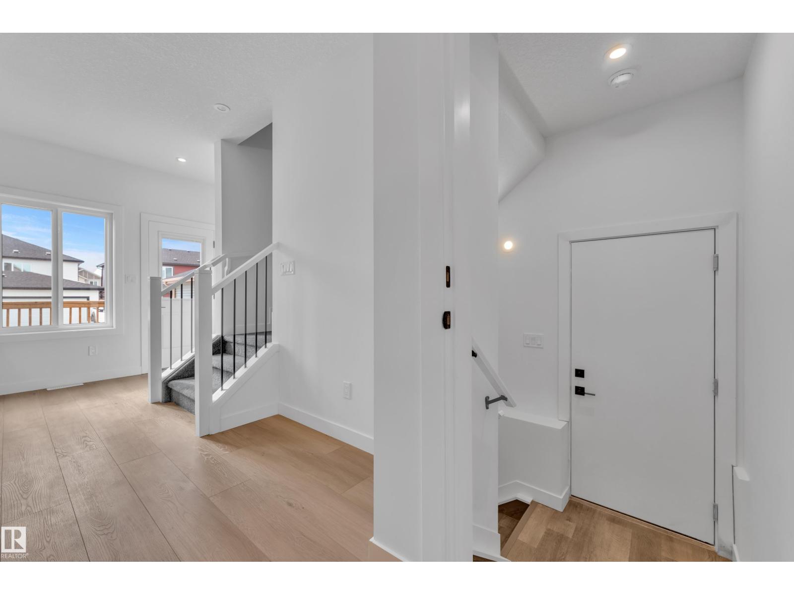 9827 107A AV - Image 9
