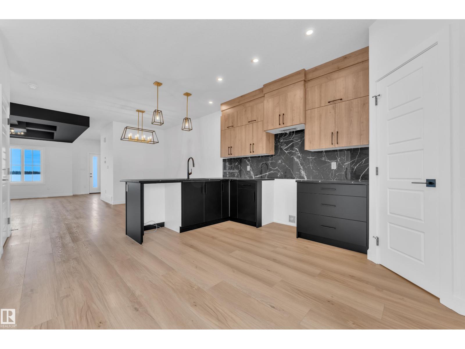 9827 107A AV - Image 7
