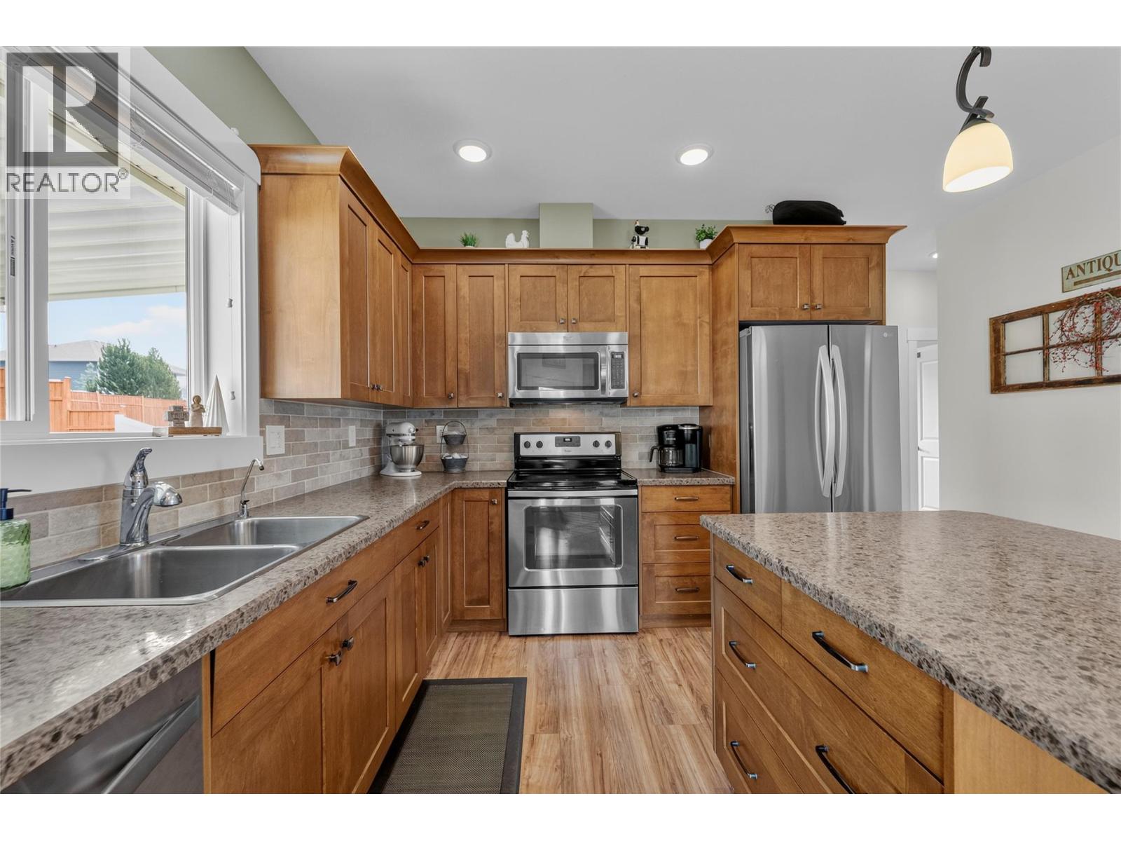 389 DALADON Drive - Image 10