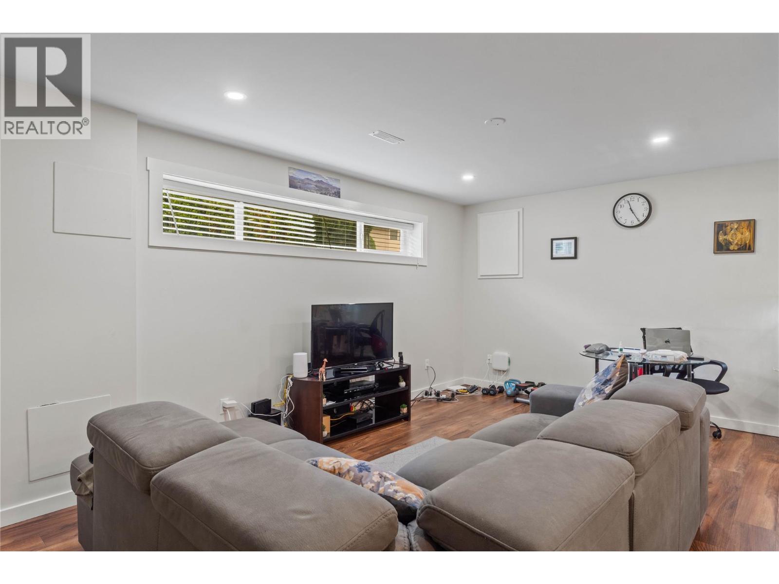 1102 KEMANO Street - Image 24
