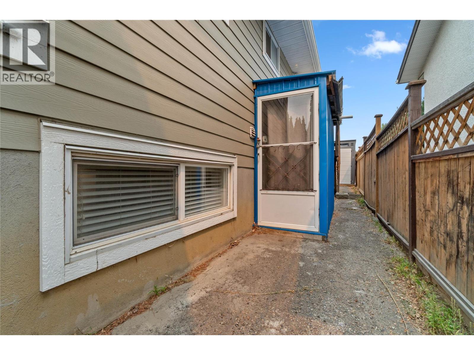 1102 KEMANO Street - 35