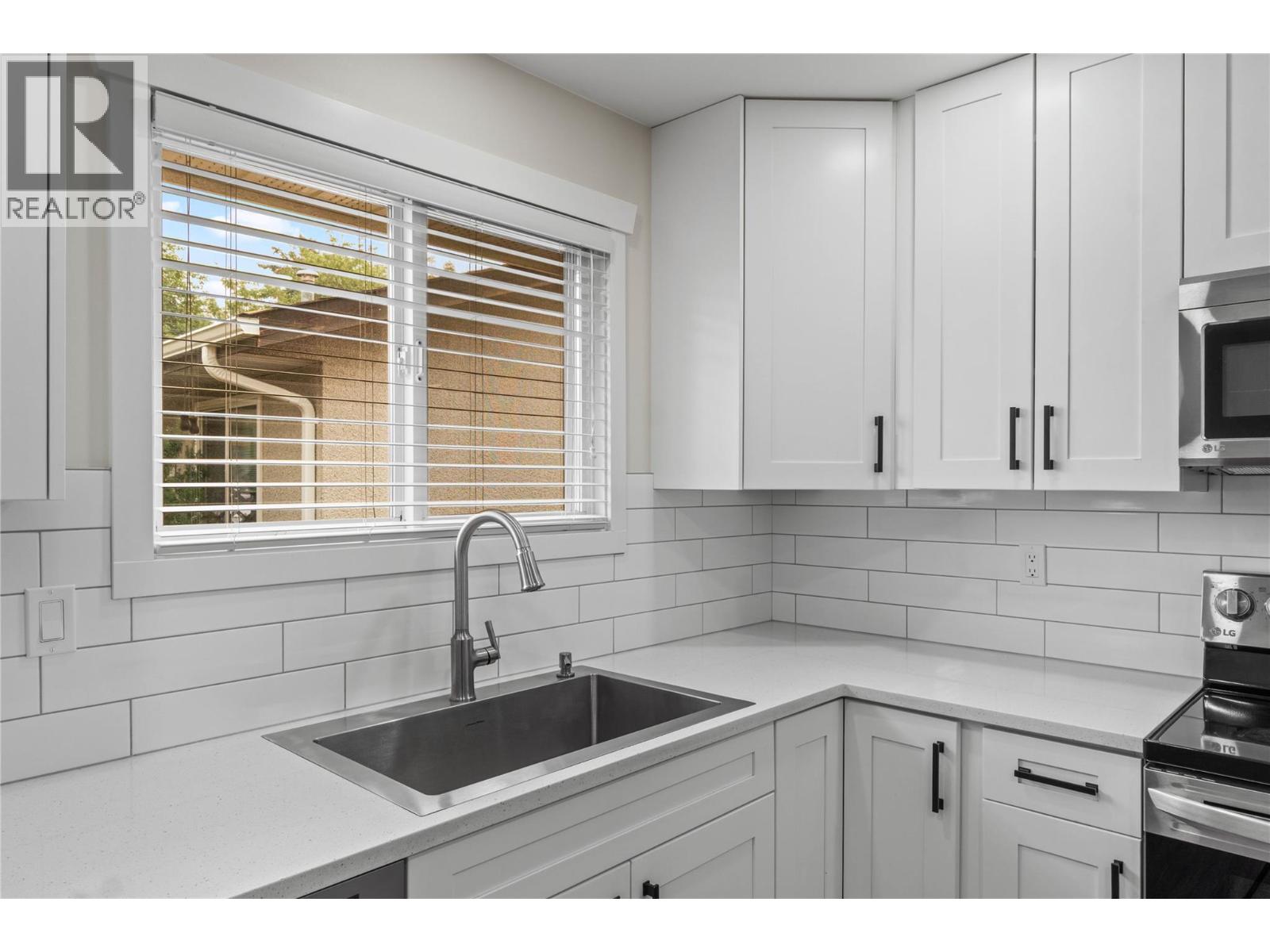 1102 KEMANO Street - 8