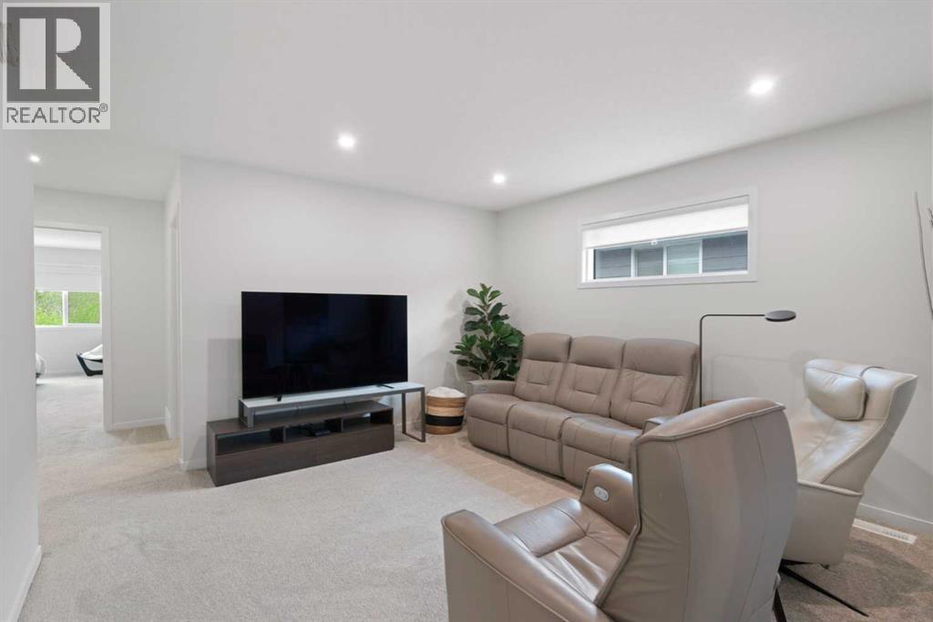 500 Cranbrook Gardens SE - Image 29