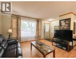 Kitchen - 104 Hill Drive, Fort Mcmurray, AB T9H2B5 Photo 6