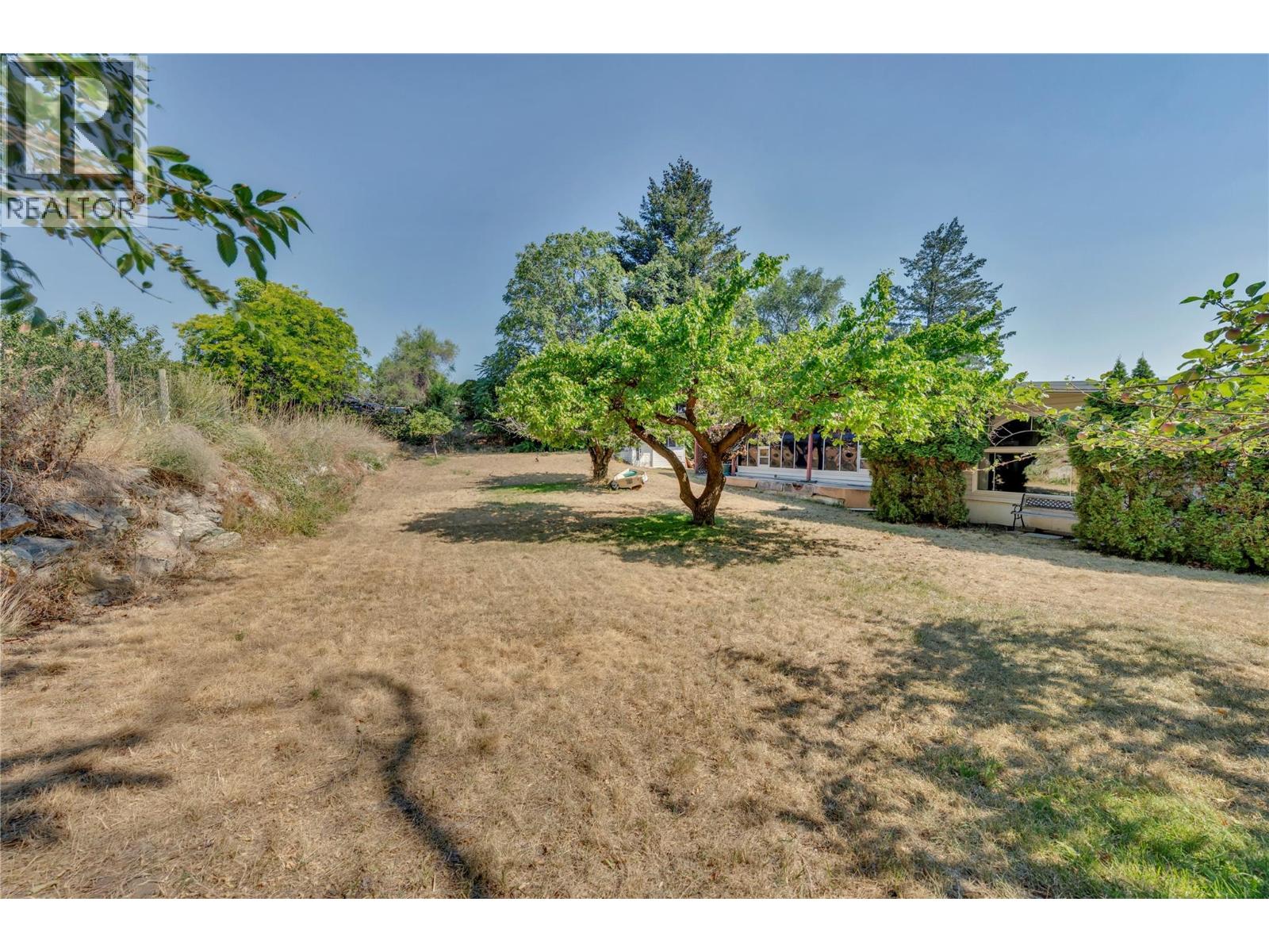 14416 Fisher Close, Summerland