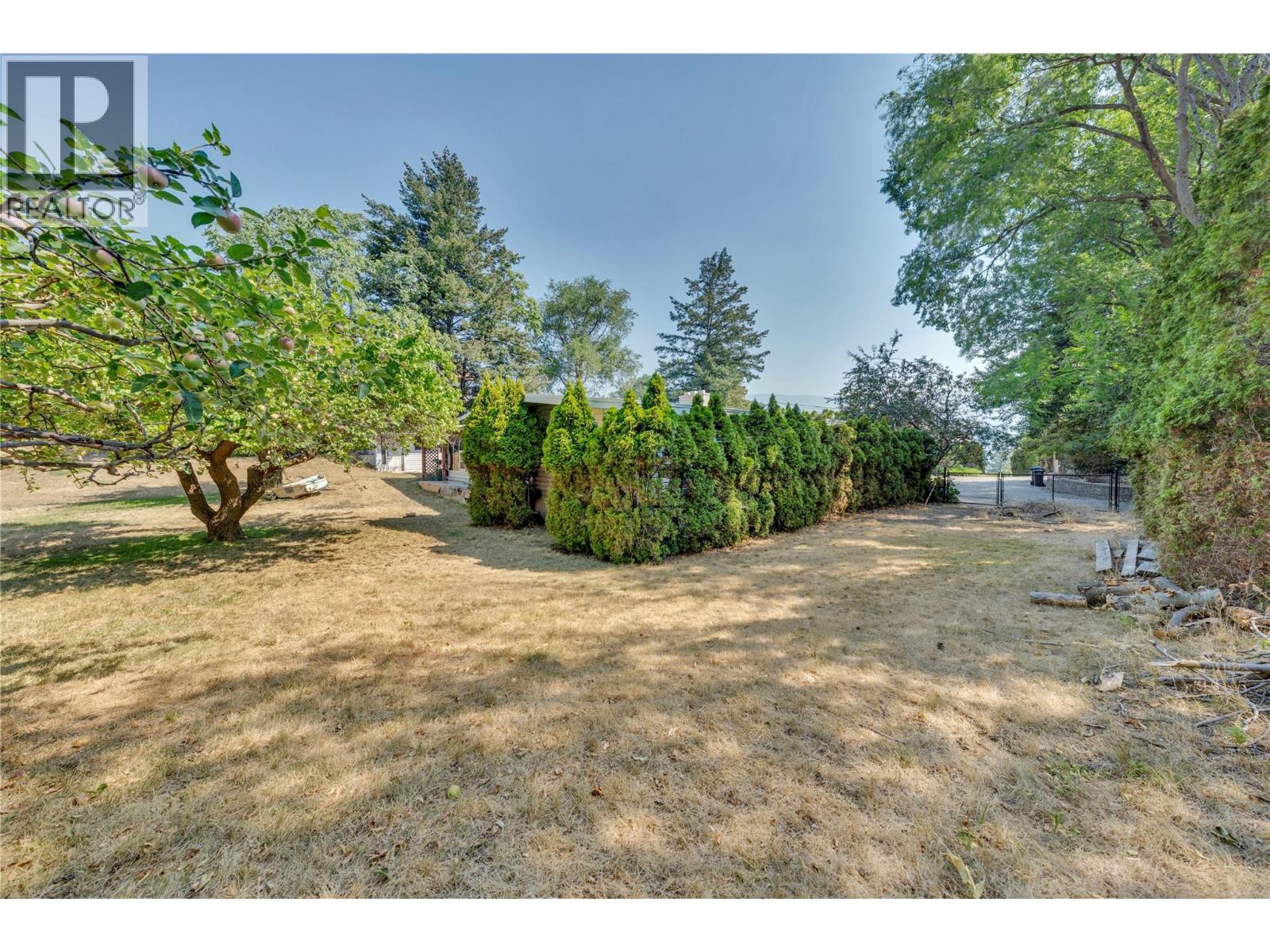 14416 Fisher Close, Summerland