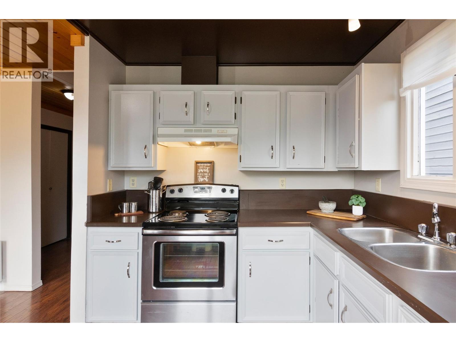 1852 Corbin Place - 14