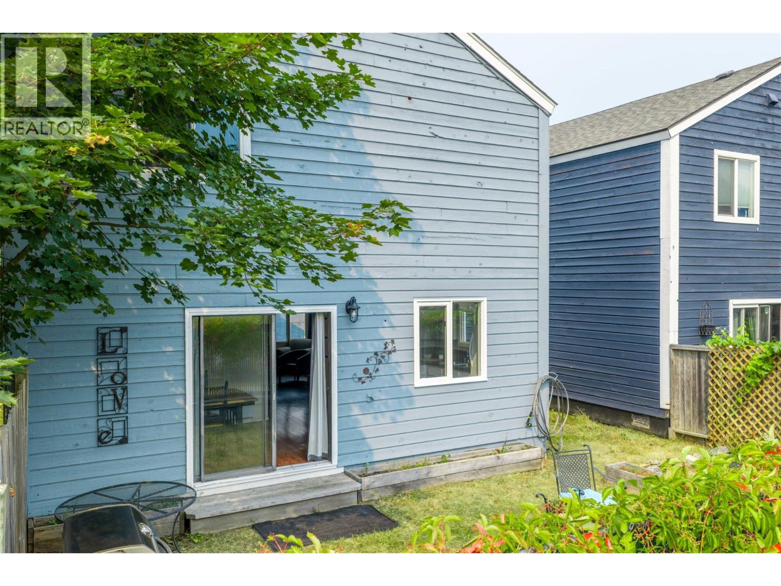 1852 Corbin Place, Revelstoke — photo 2