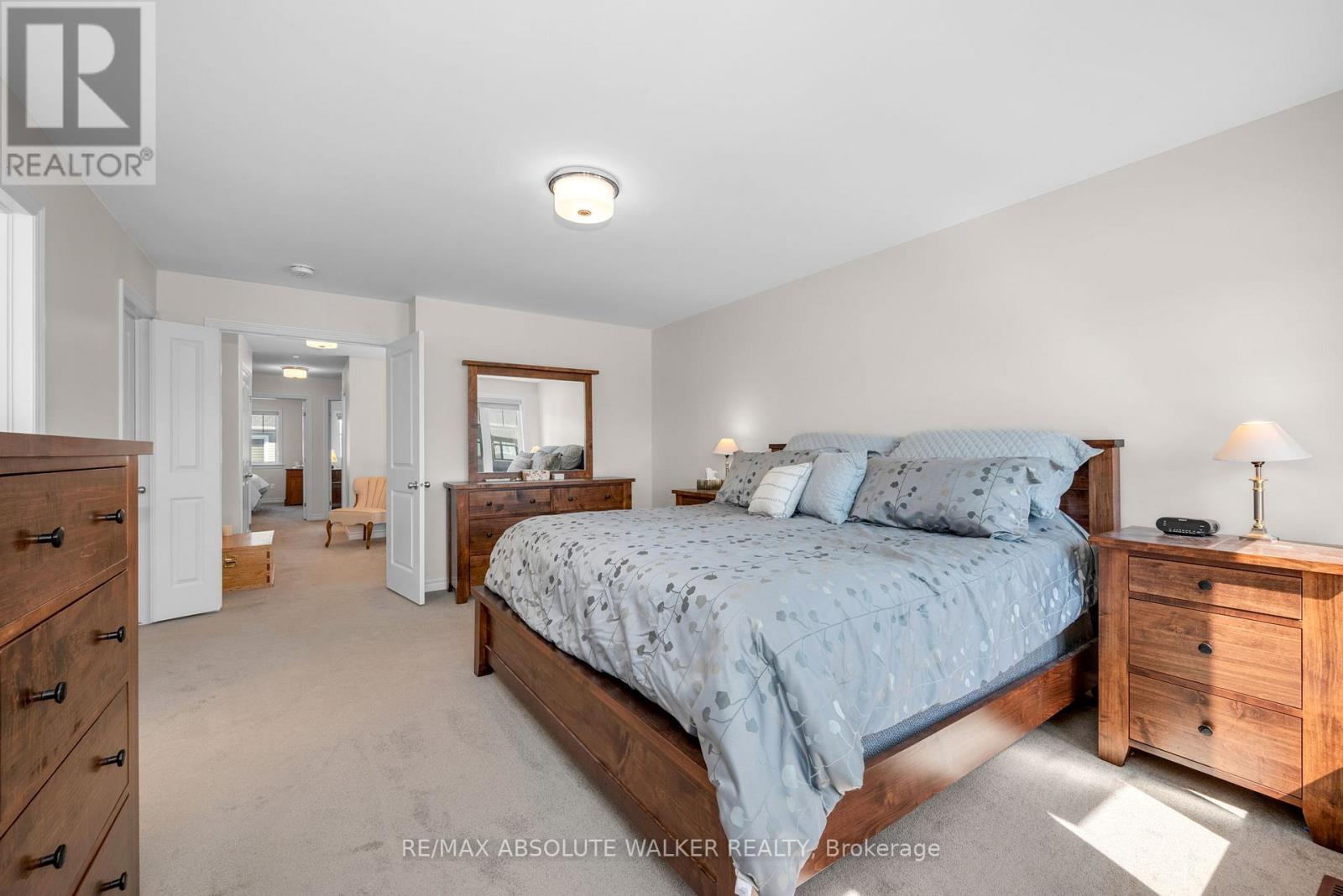 3 Bed, 3 Bath House for Sale in Ottawa – 2381 GOLDHAWK DRIVE, Ottawa – MLS# X13652700 - Image 21