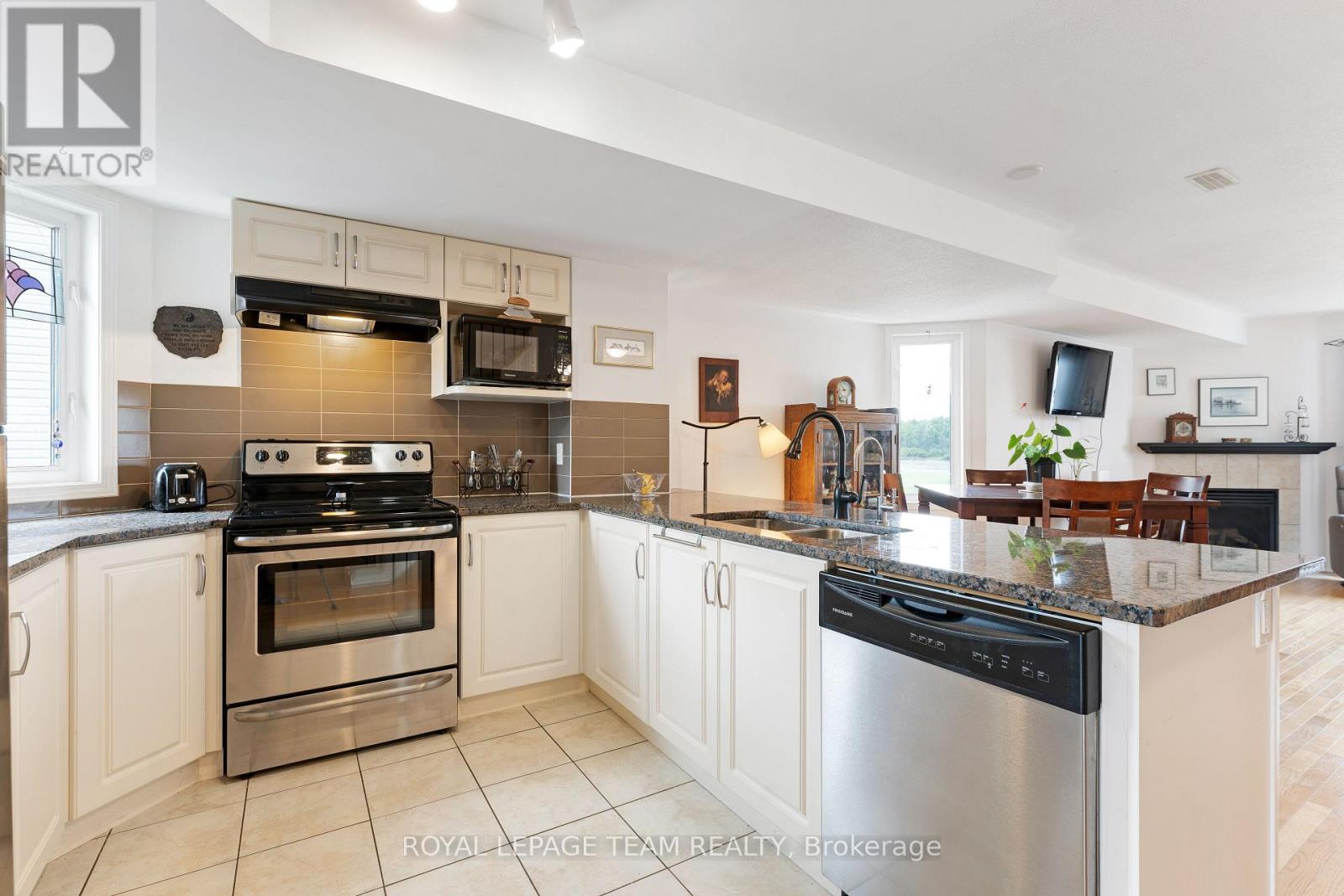 214 FIR LANE - Image 8