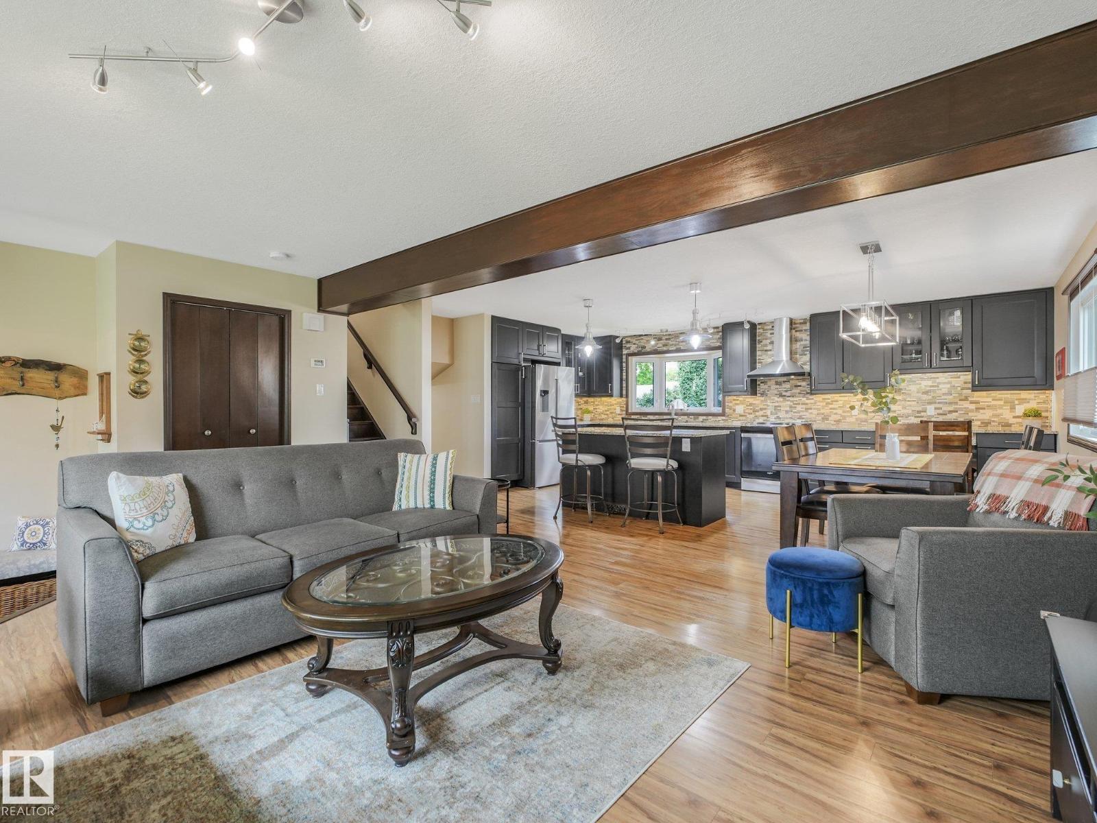 9525 87 ST - 11