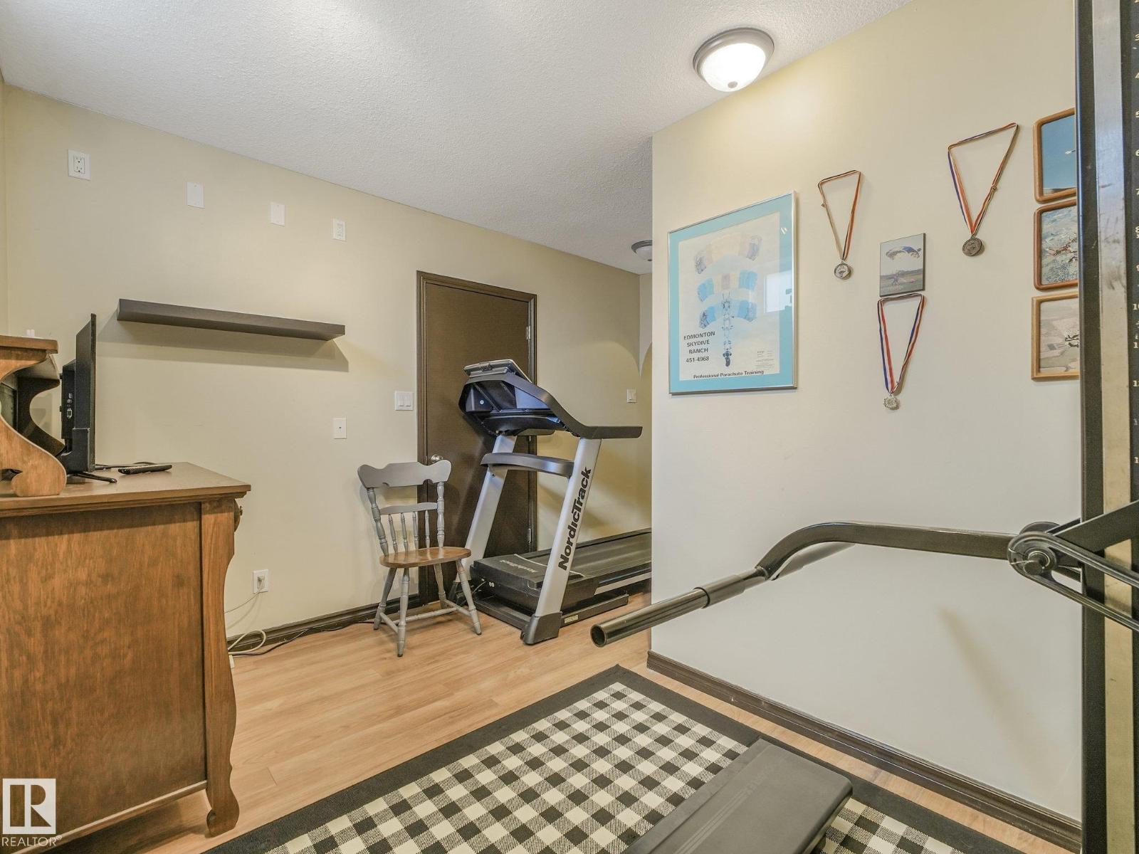 9525 87 ST - Image 44