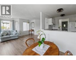 Dining room - 319 9882 Fifth St, Sidney, BC V8L2X3 Photo 6