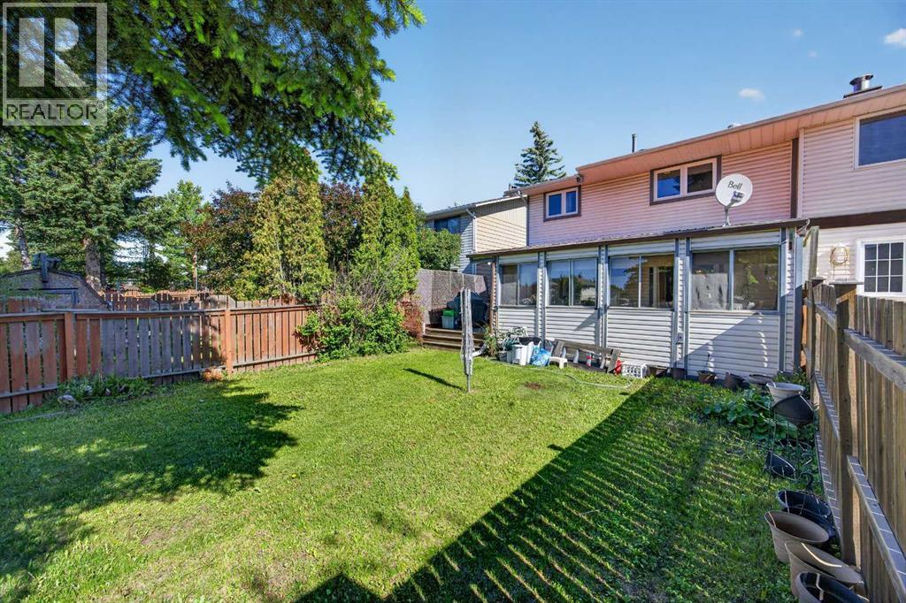 6417 26 Avenue NE - 40