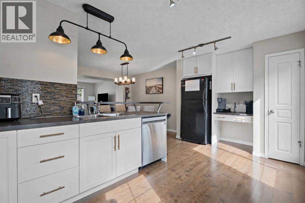 205 New Brighton Villas SE - 2