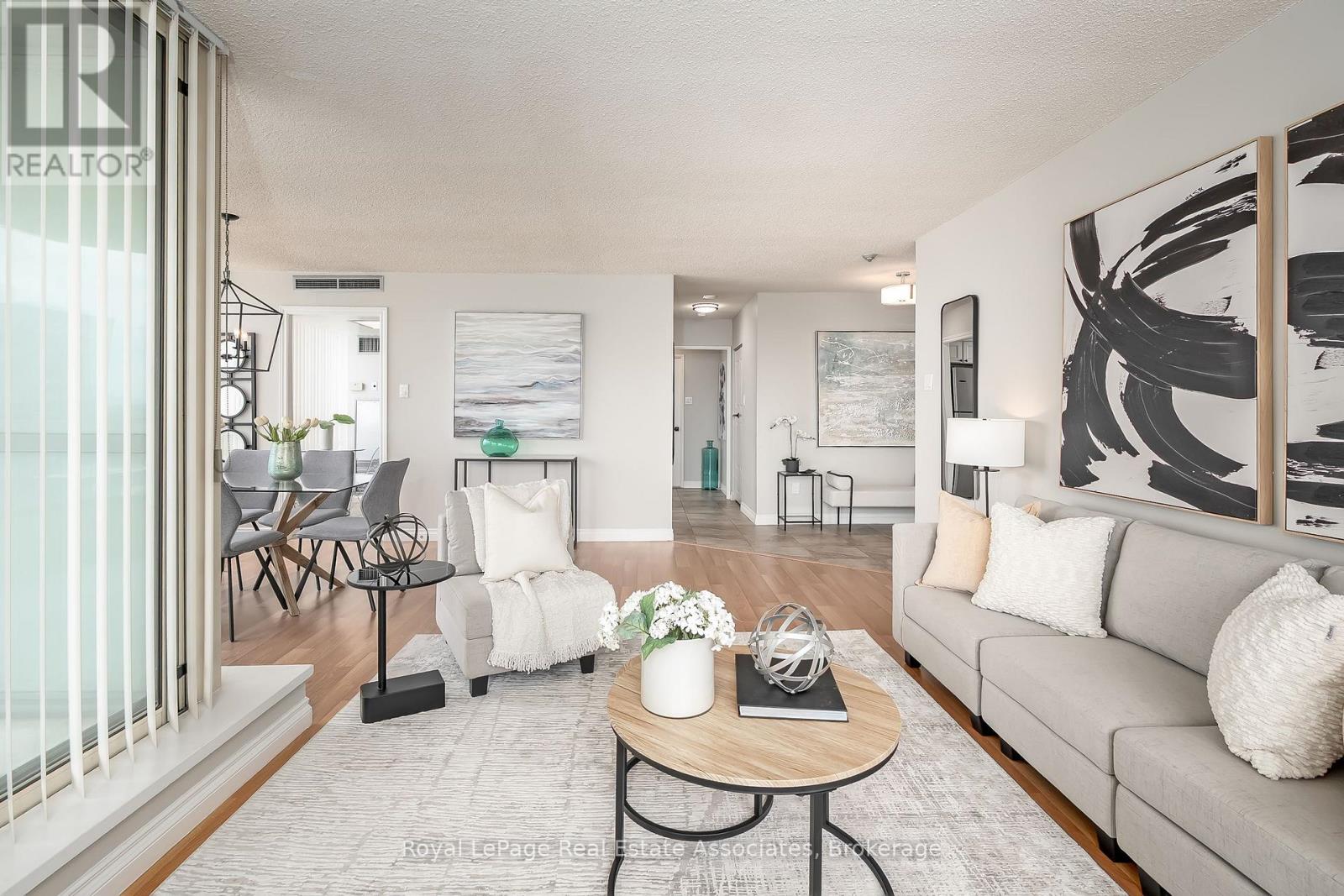 #1611 75 KING STREET E - 11