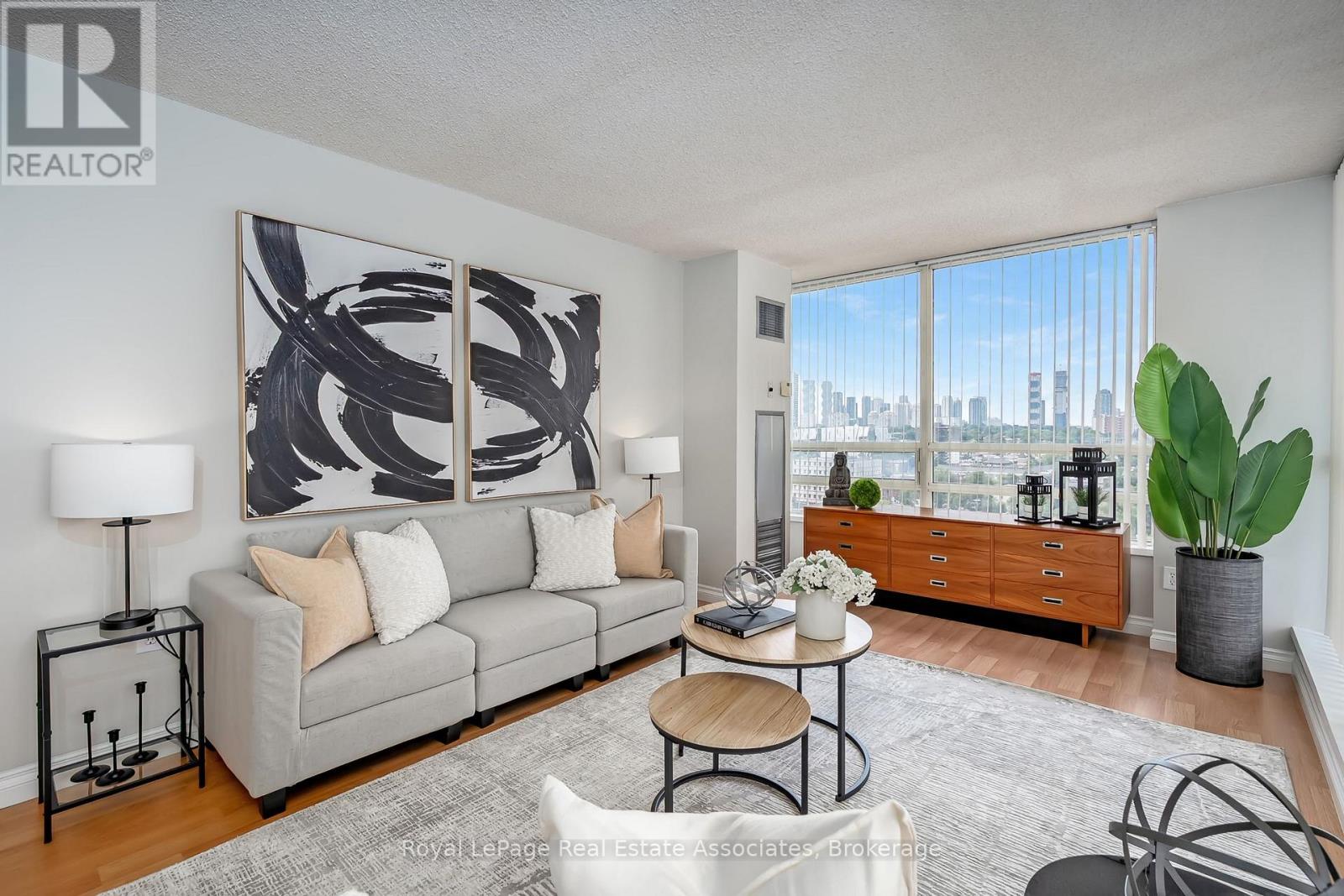 #1611 75 KING STREET E - 8
