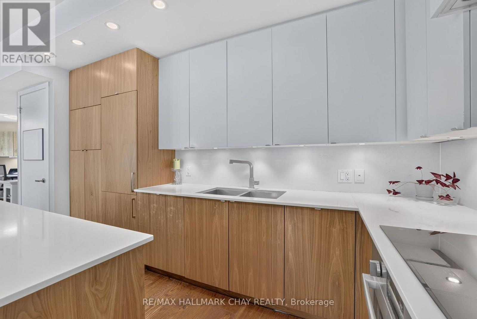 #523 38 HOWARD PARK AVENUE - 11