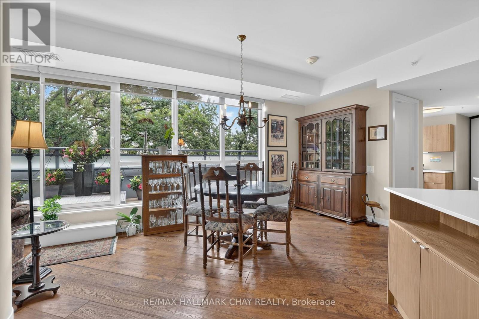 #523 38 HOWARD PARK AVENUE - 13
