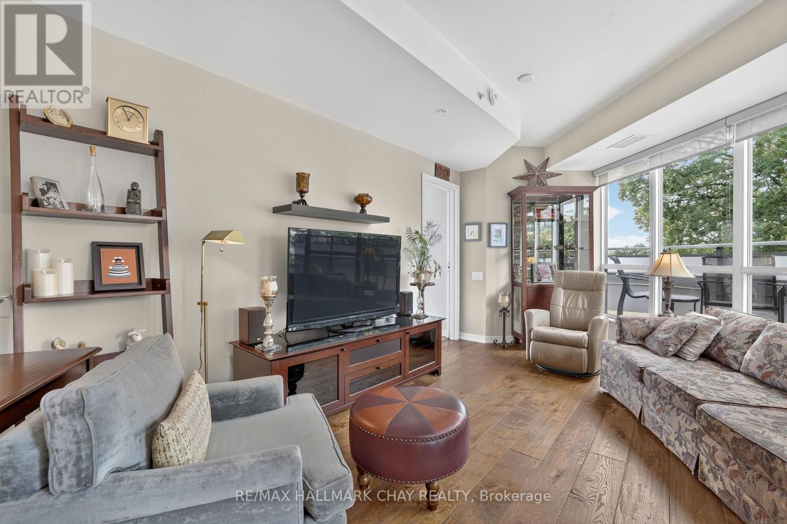 #523 38 HOWARD PARK AVENUE - 15