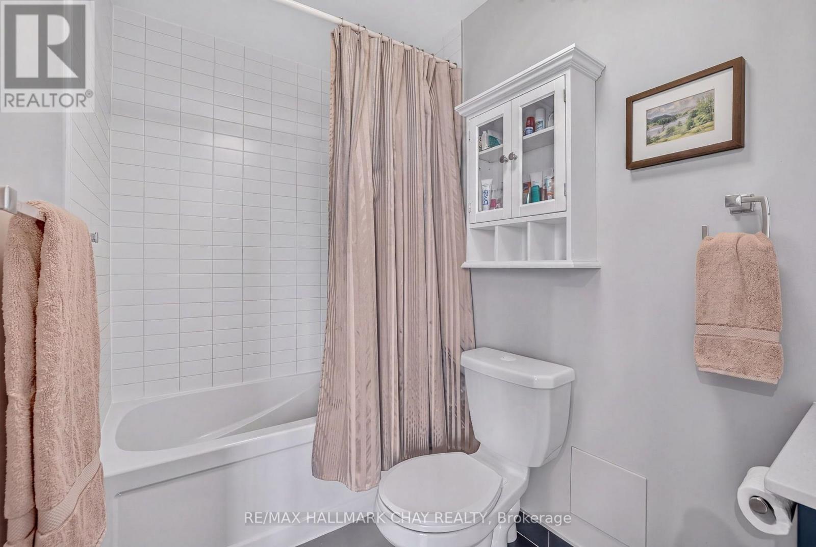 #523 38 HOWARD PARK AVENUE - 26