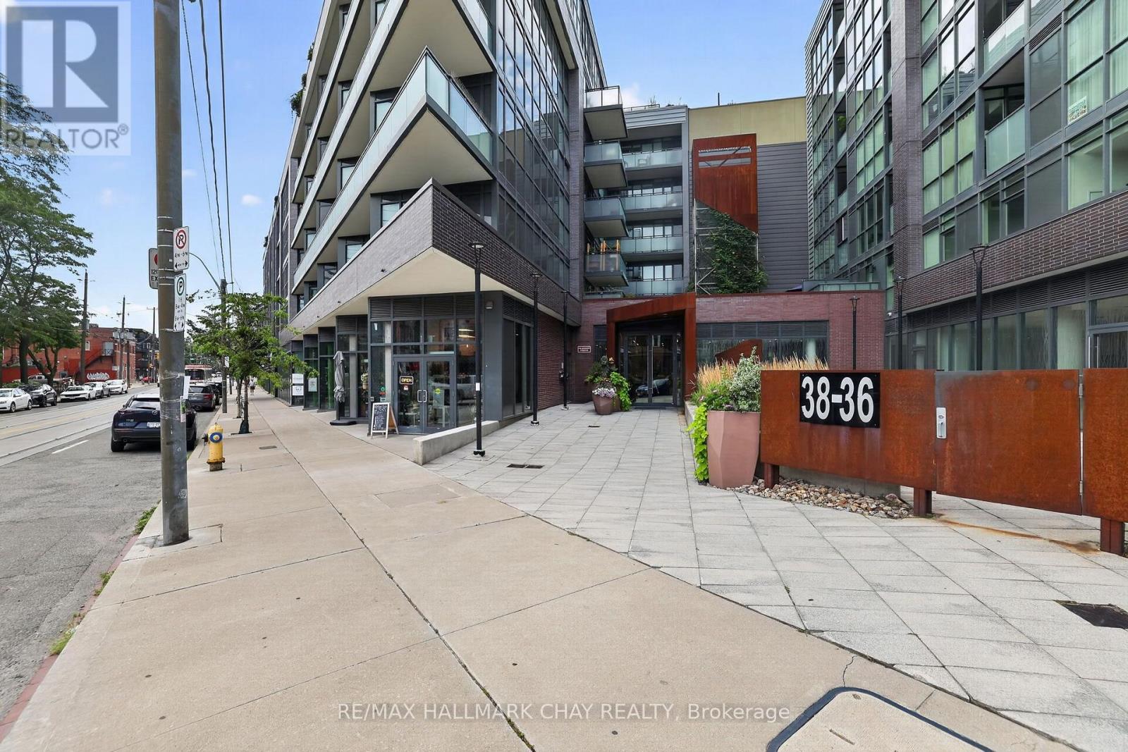 #523 38 HOWARD PARK AVENUE - 3