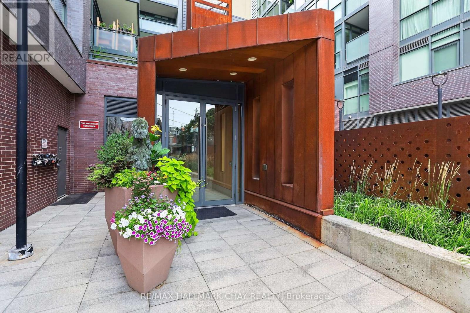 #523 38 HOWARD PARK AVENUE - 4