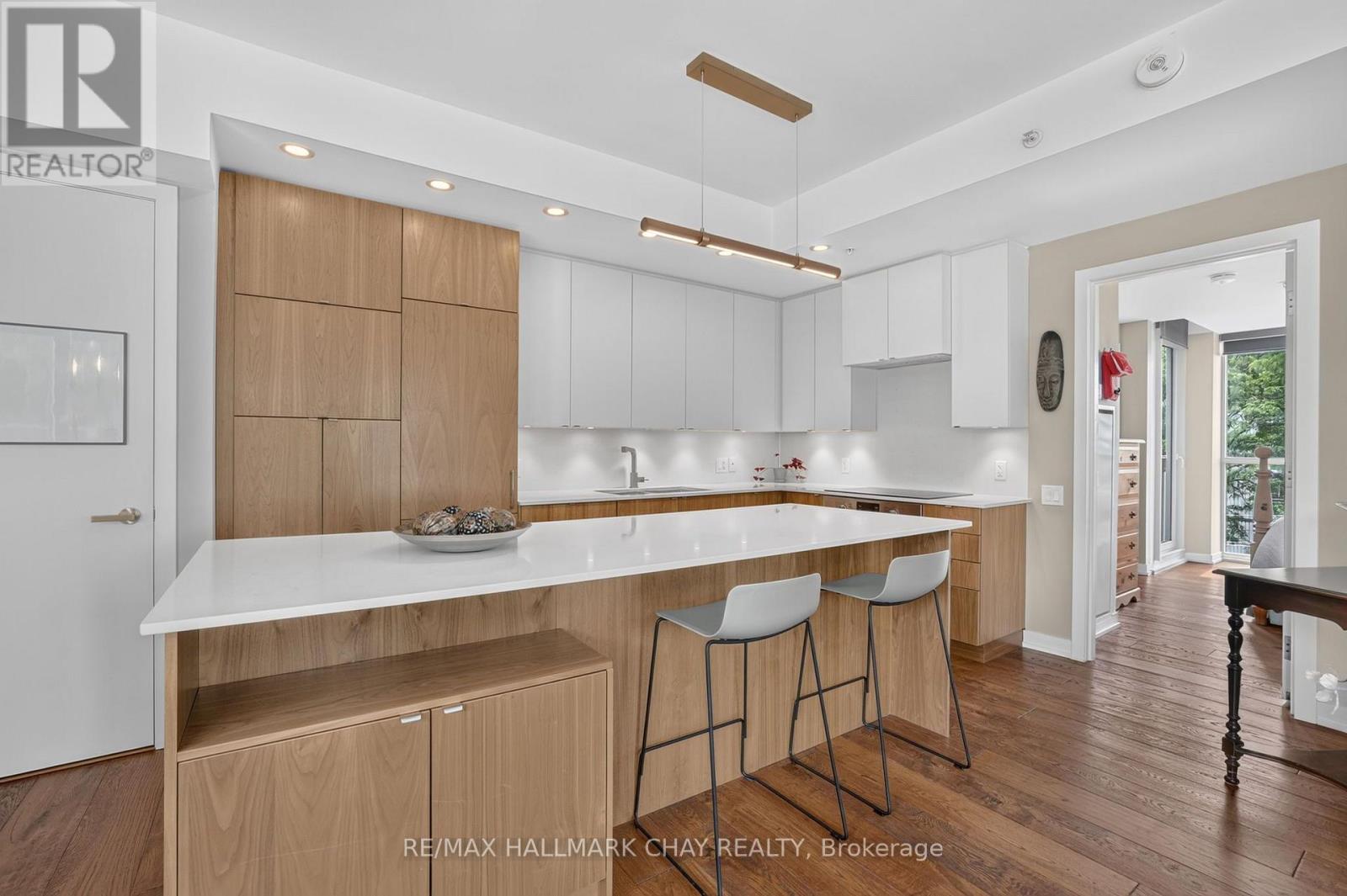 #523 38 HOWARD PARK AVENUE - 9