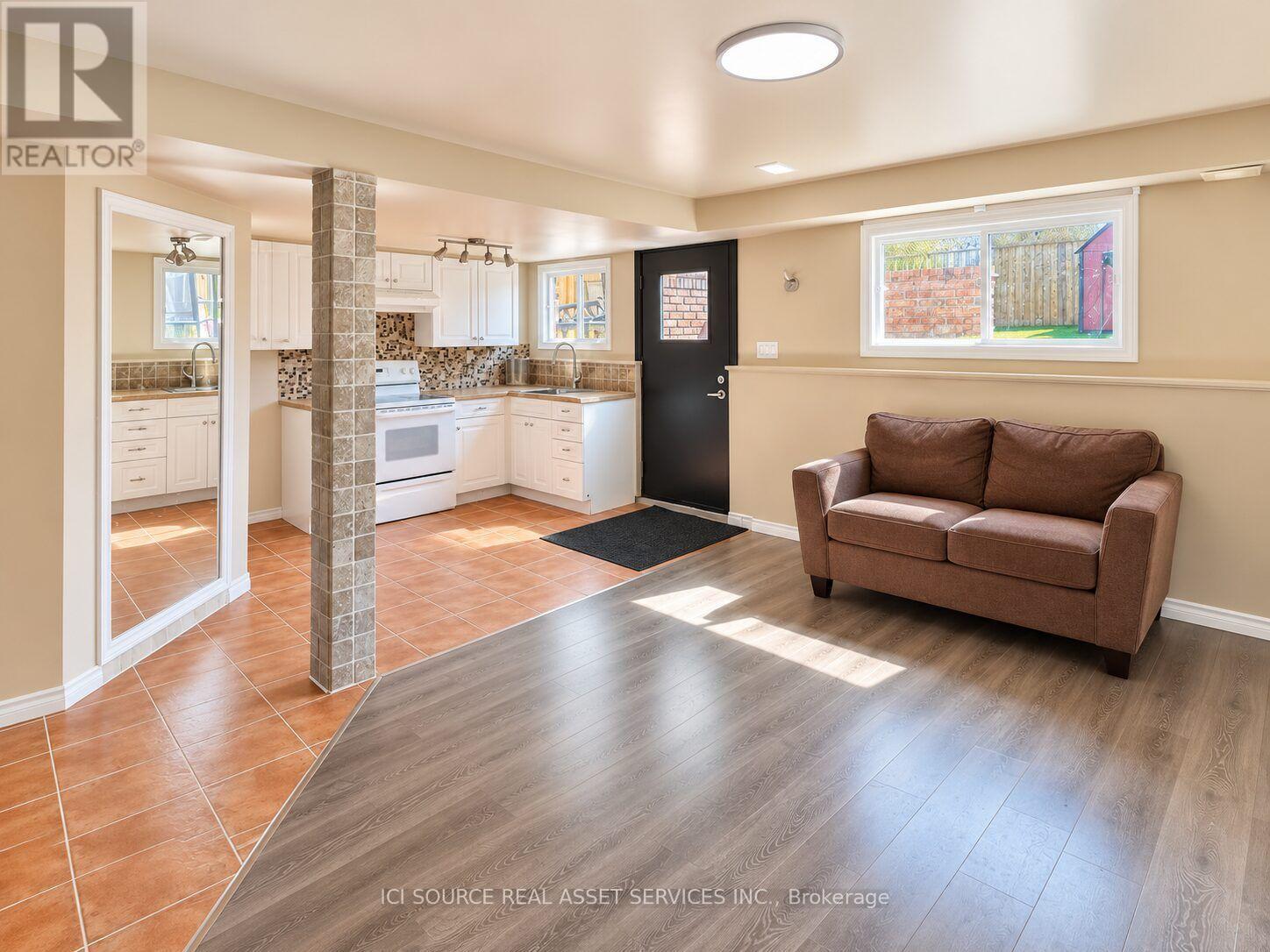 34 GRANTHAM AVENUE - 24