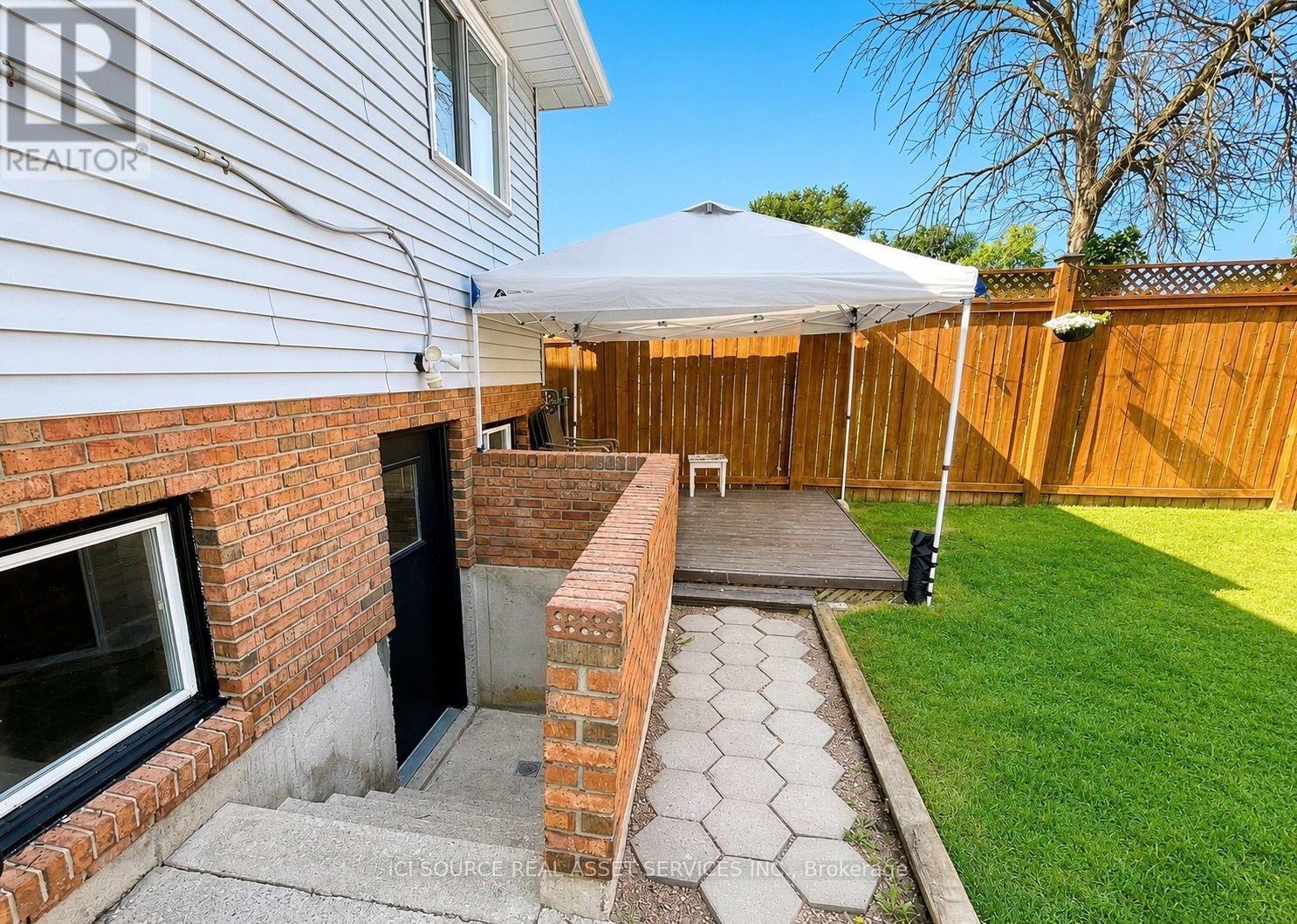 34 GRANTHAM AVENUE - 25