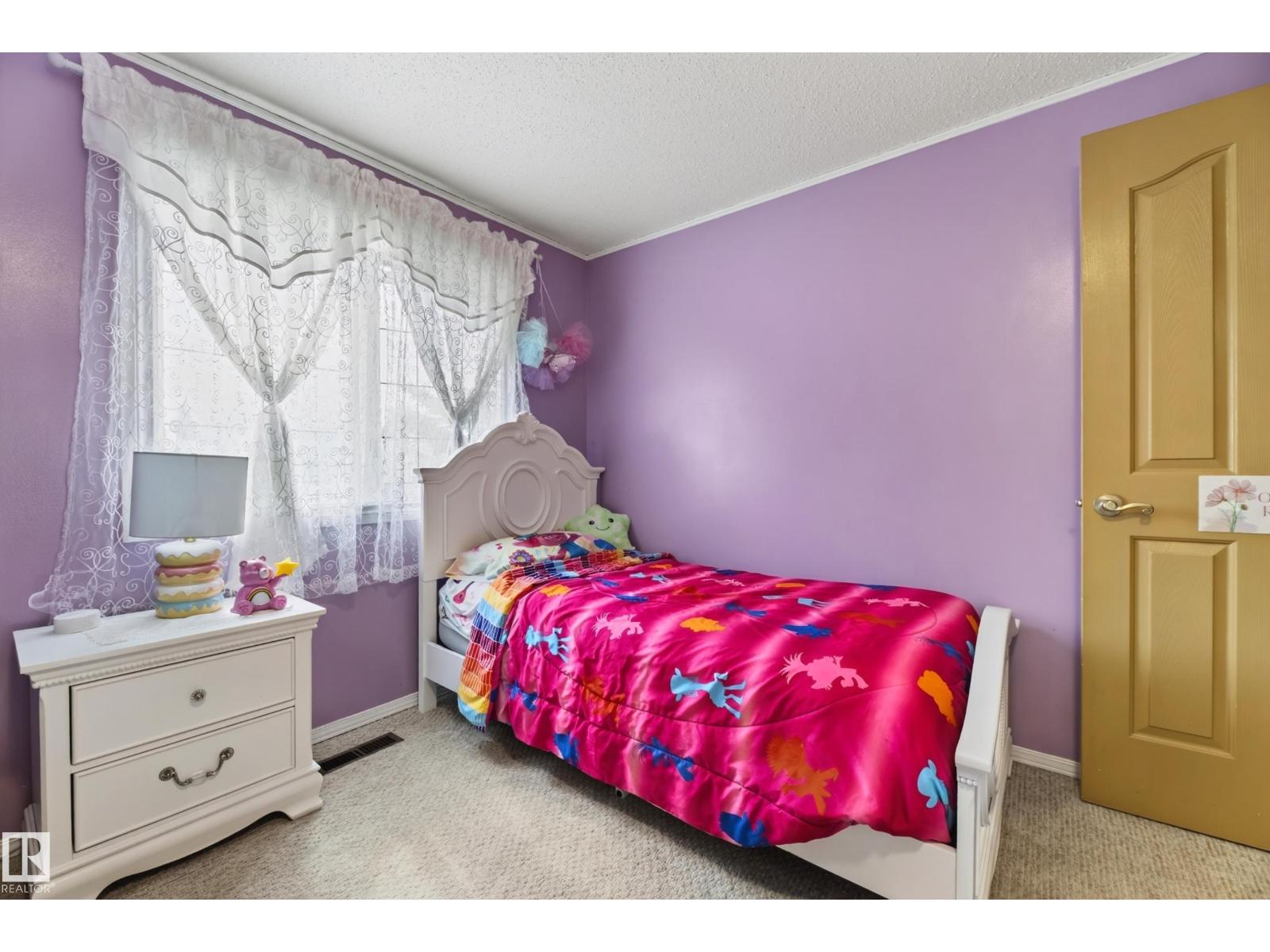 13204 47 ST NW - 33