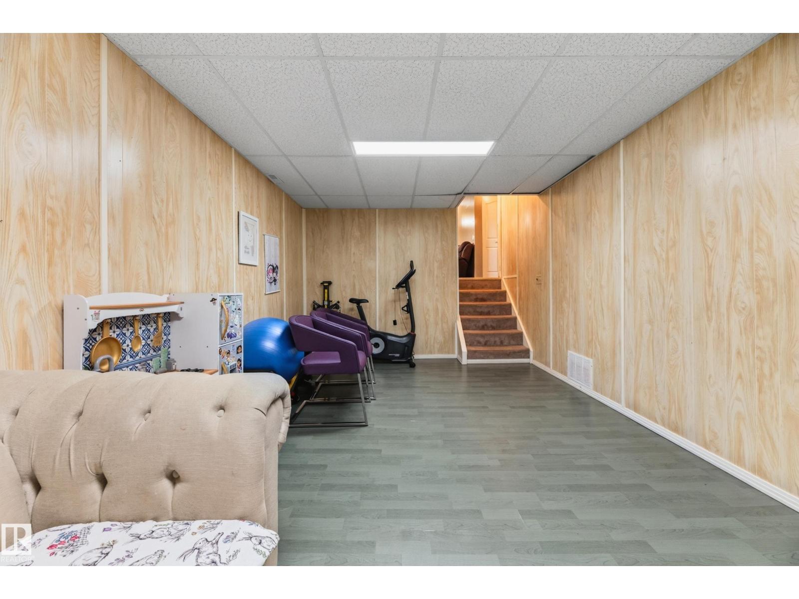 13204 47 ST NW - Image 42