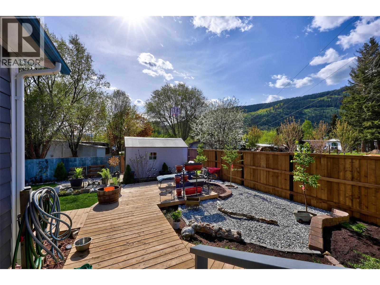 518 PINE Street - 17