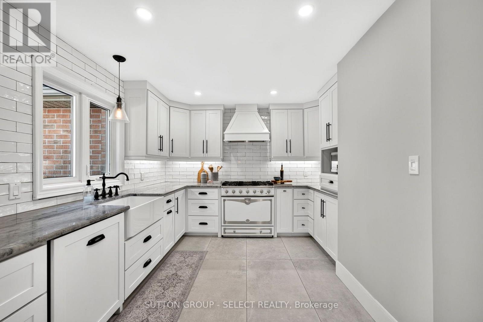 2 GARNET COURT - Image 11