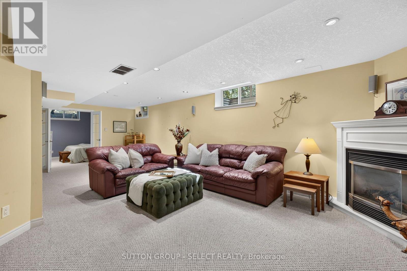 2 GARNET COURT - Image 31