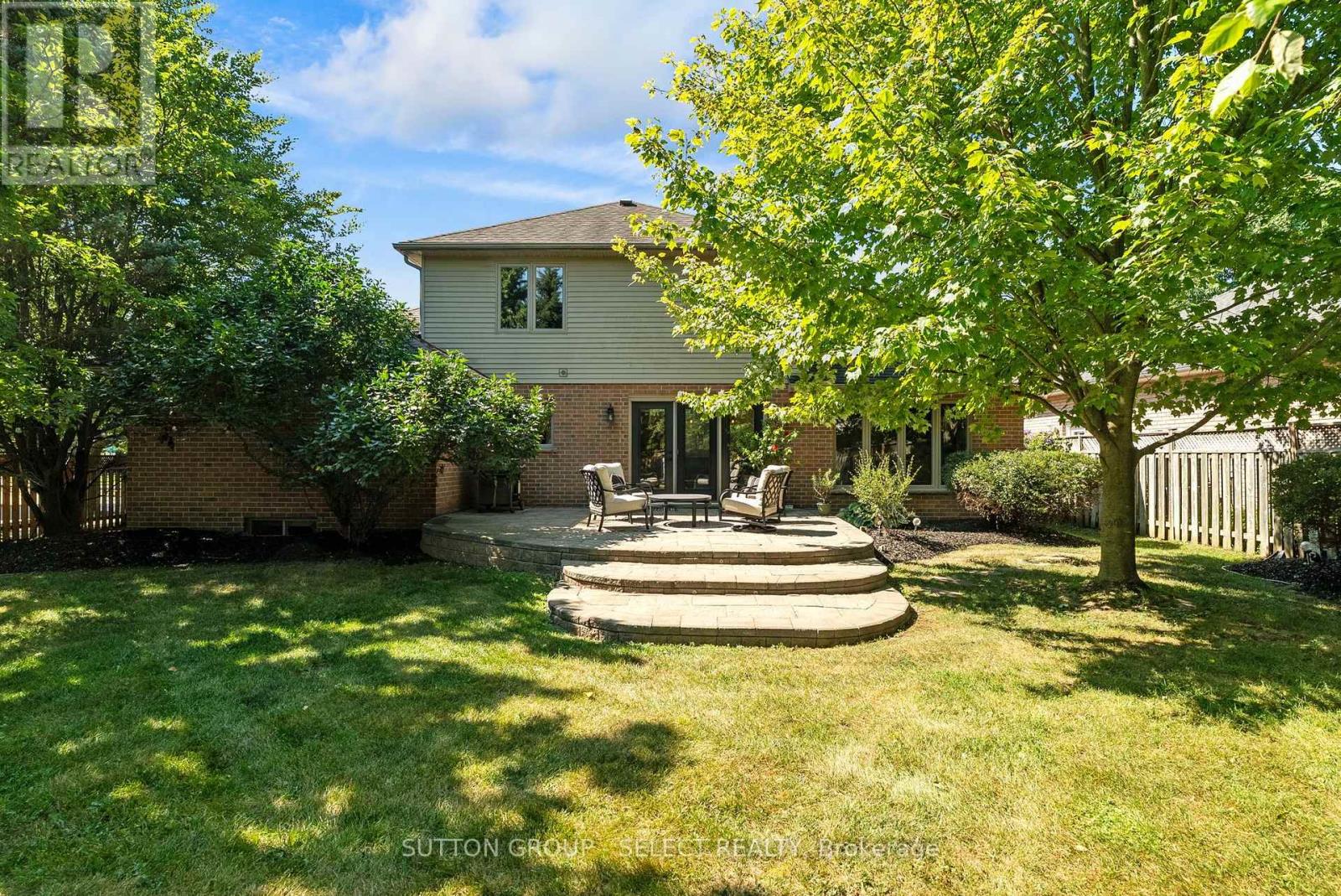 2 GARNET COURT - Image 40