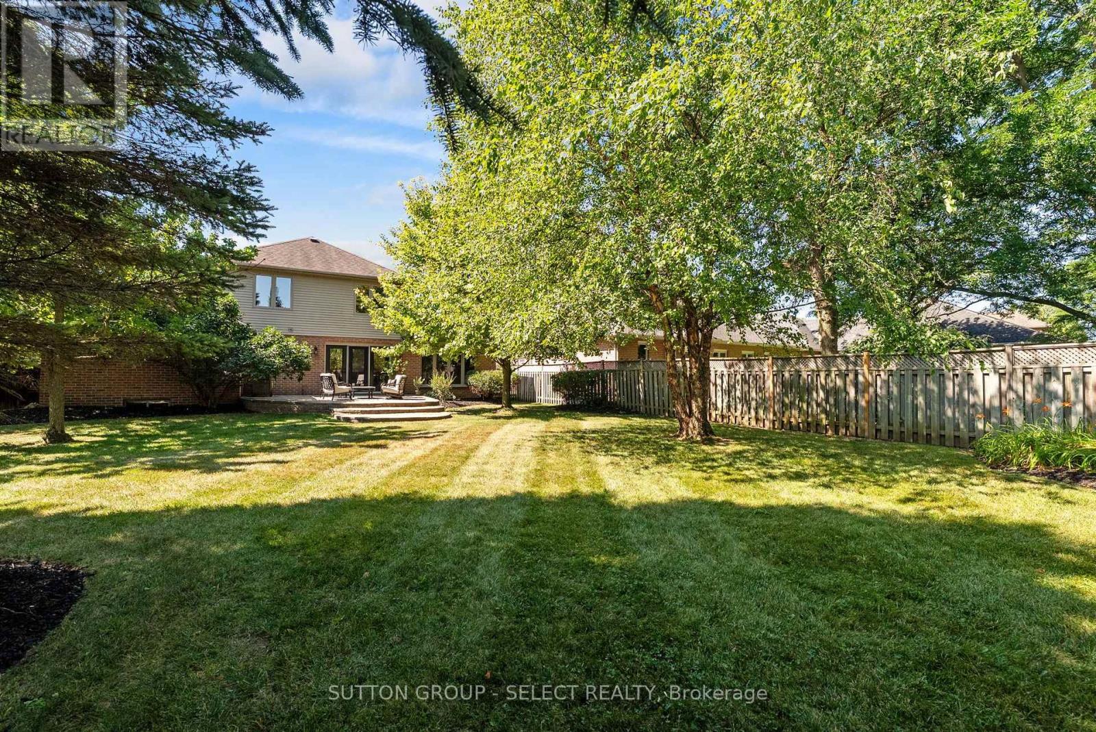 2 GARNET COURT - Image 42