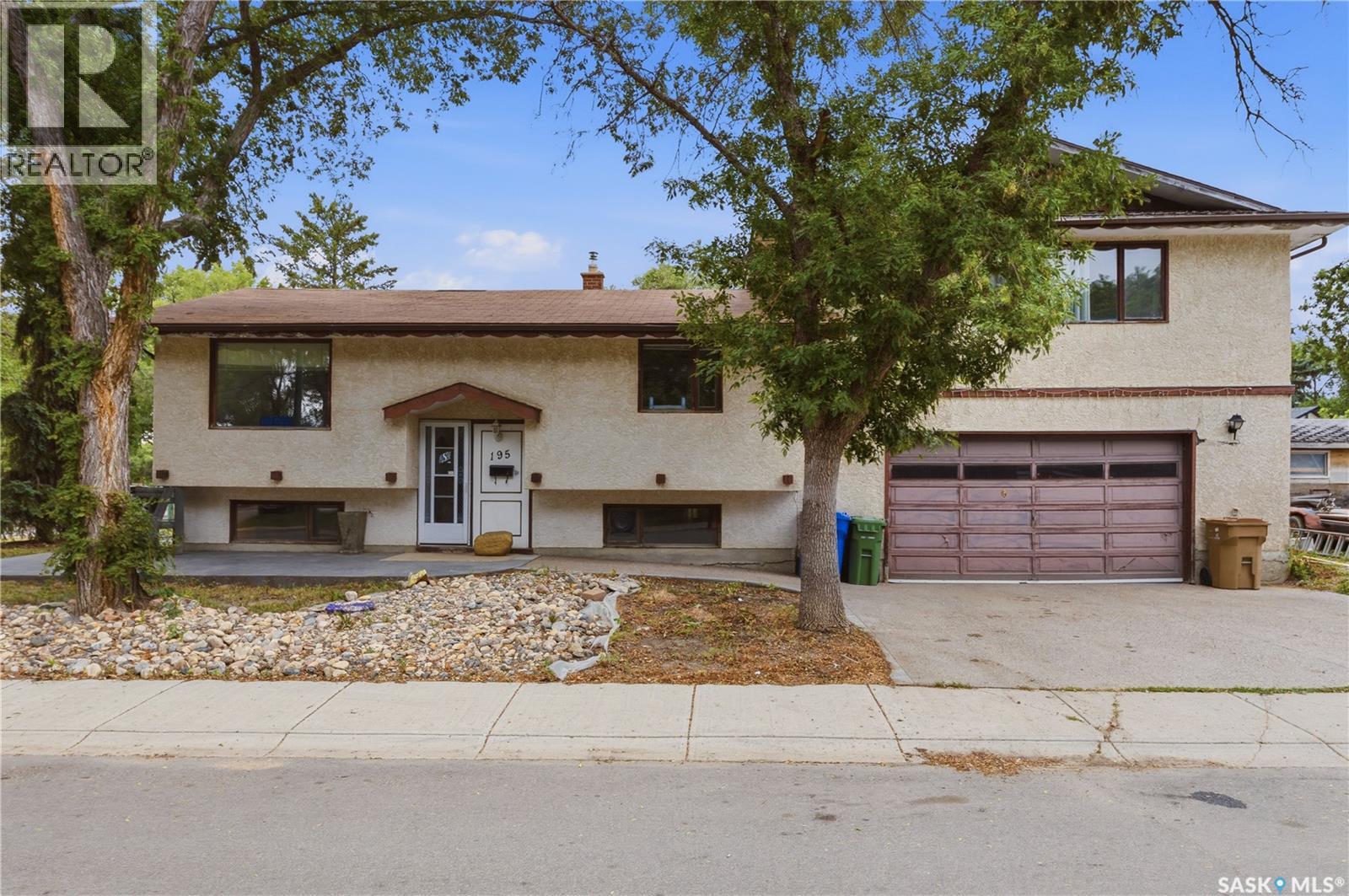 195 Forsyth CRESCENT