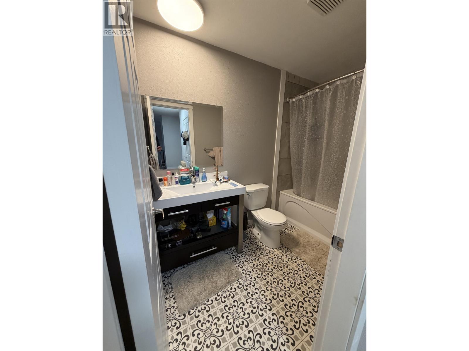 #412 280 N BROADWAY AVENUE - 7