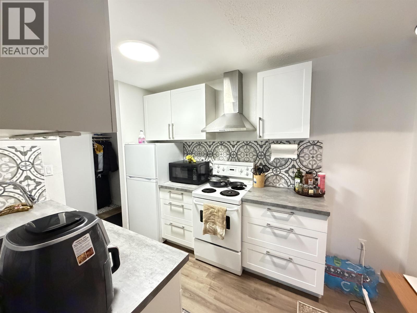 #412 280 N BROADWAY AVENUE - 4