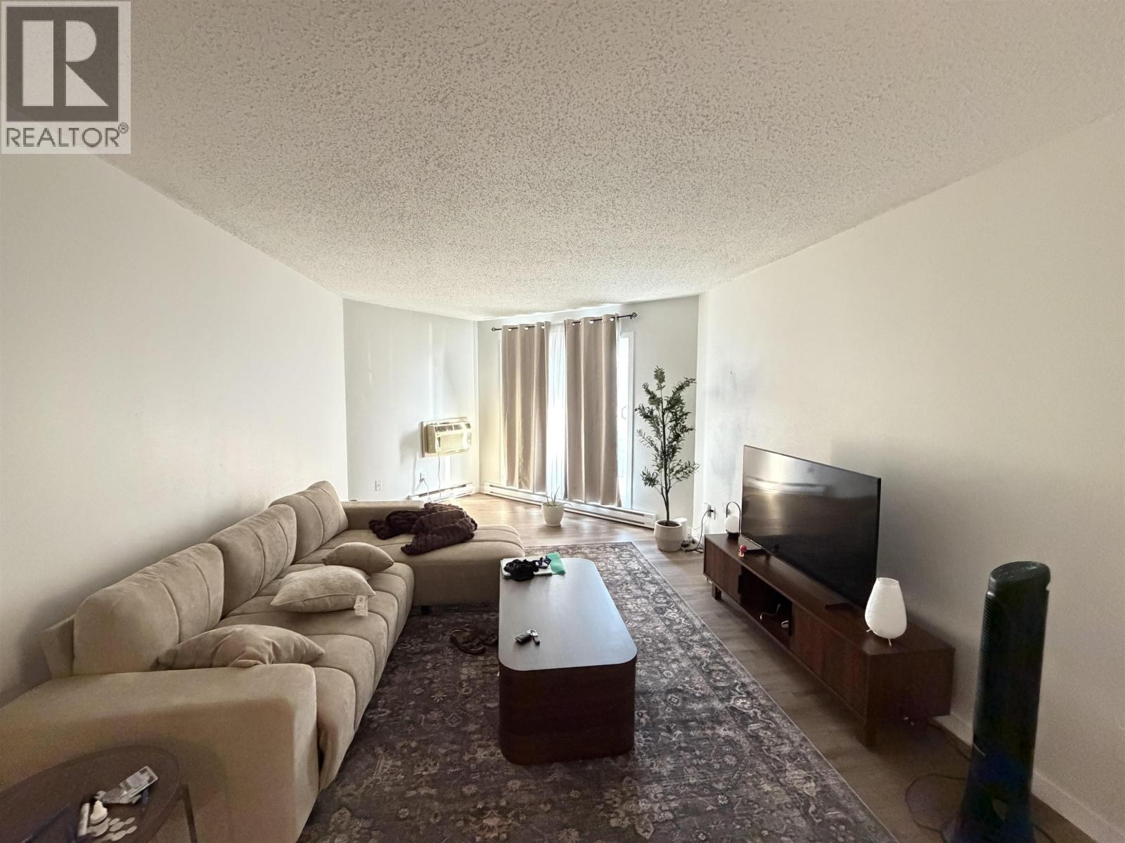 #412 280 N BROADWAY AVENUE - 5