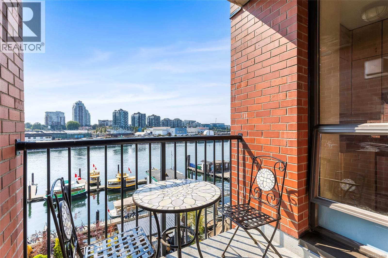 #206 409 Swift St - 19