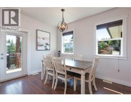 2712 Rydal Ave, Cumberland, BC V0R1S0 Photo 16