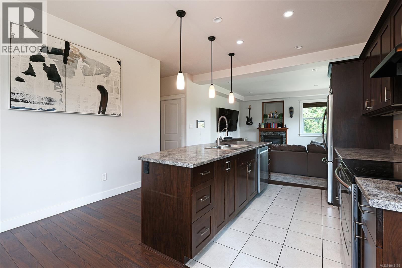 2712 Rydal Ave - 12