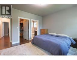 2712 Rydal Ave, Cumberland, BC V0R1S0 Photo 18