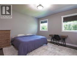 2712 Rydal Ave, Cumberland, BC V0R1S0 Photo 17