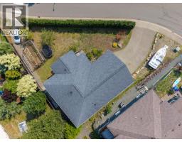 2712 Rydal Ave, Cumberland, BC V0R1S0 Photo 45