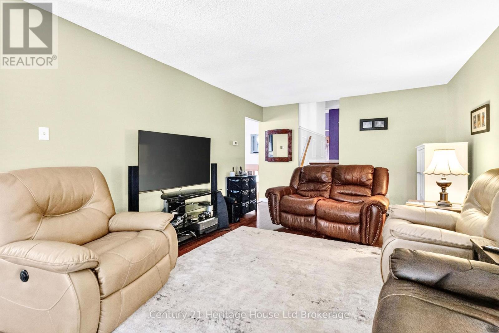 18 LOCUST CRESCENT - Image 7