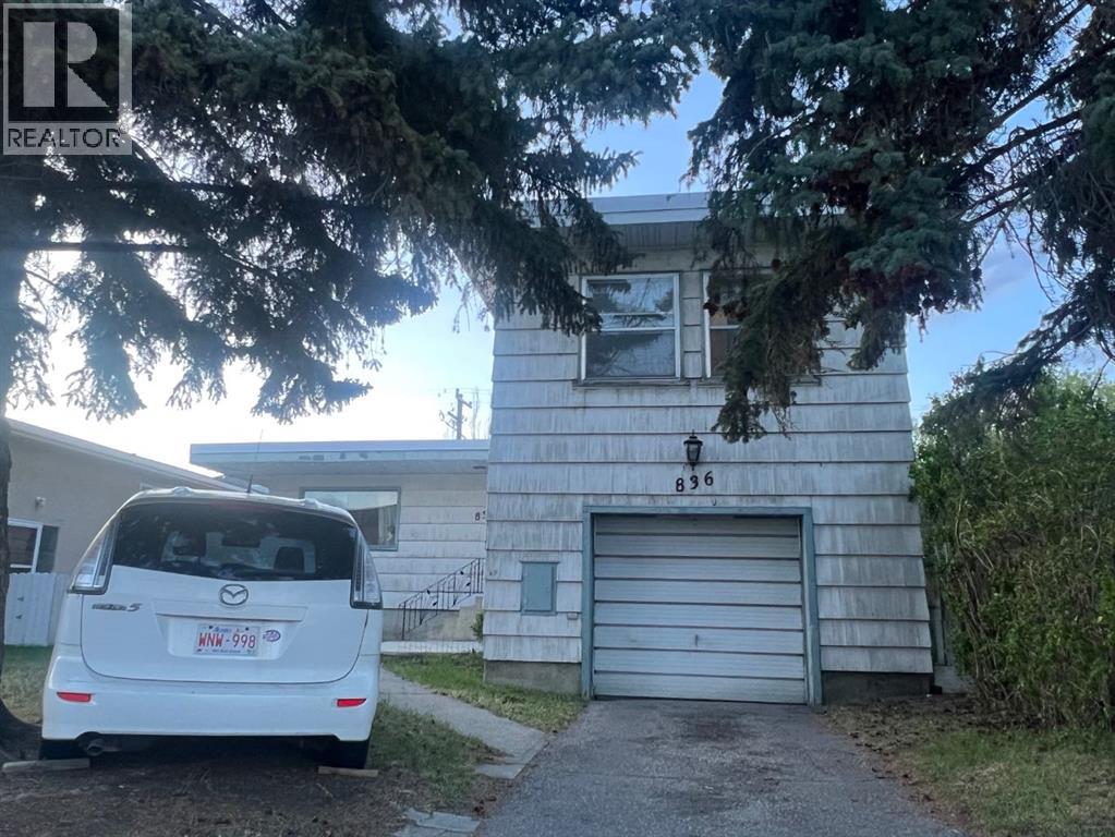 836 69 Avenue SW - 1